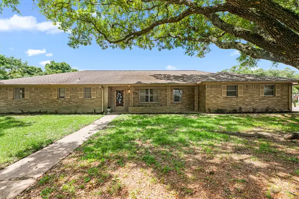 519 Dan Street, East Bernard, TX 77435
