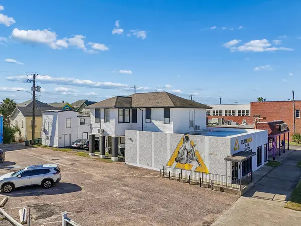 2115 Broadway Avenue J, Galveston, TX 77550