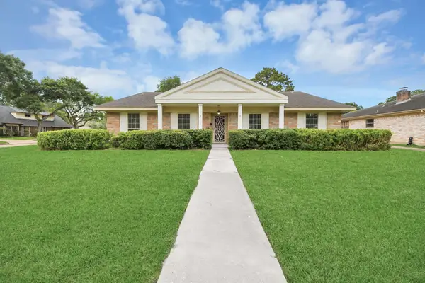15703 El Camino Real, Houston, TX 77062