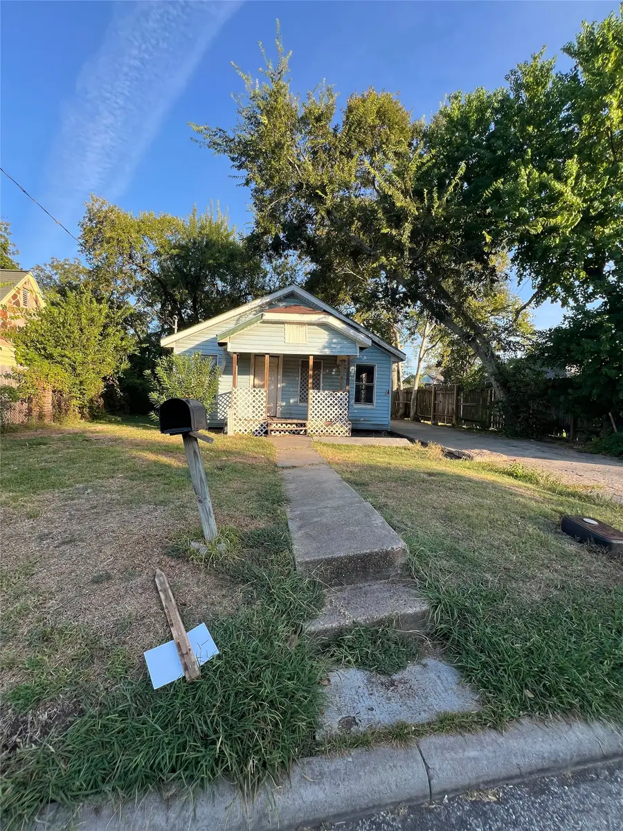 2109 Carolina, Baytown, TX 77520 - #2