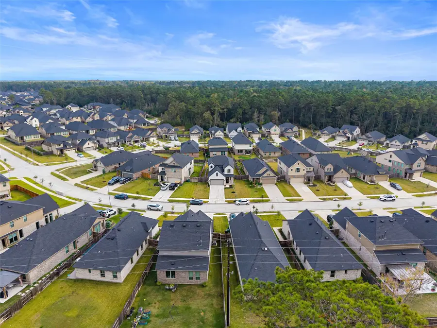 35425 Woodtrace Circle, Pinehurst, TX 77362 - Image #3