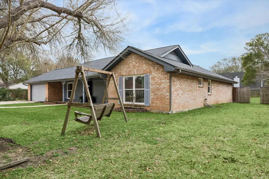 403 Colonial Drive, Friendswood, TX 77546 - #3