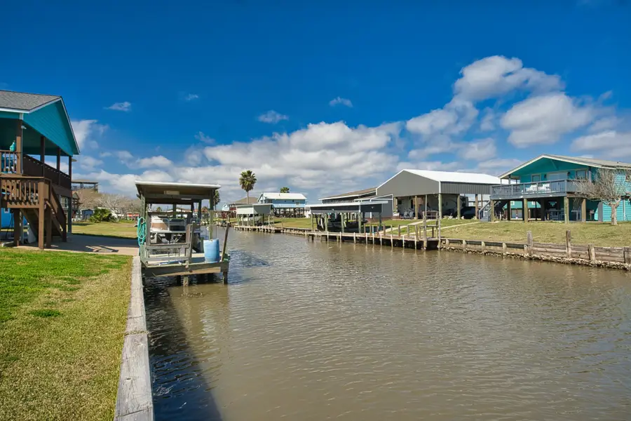 976 County Road 202, Sargent, TX 77414 - #3