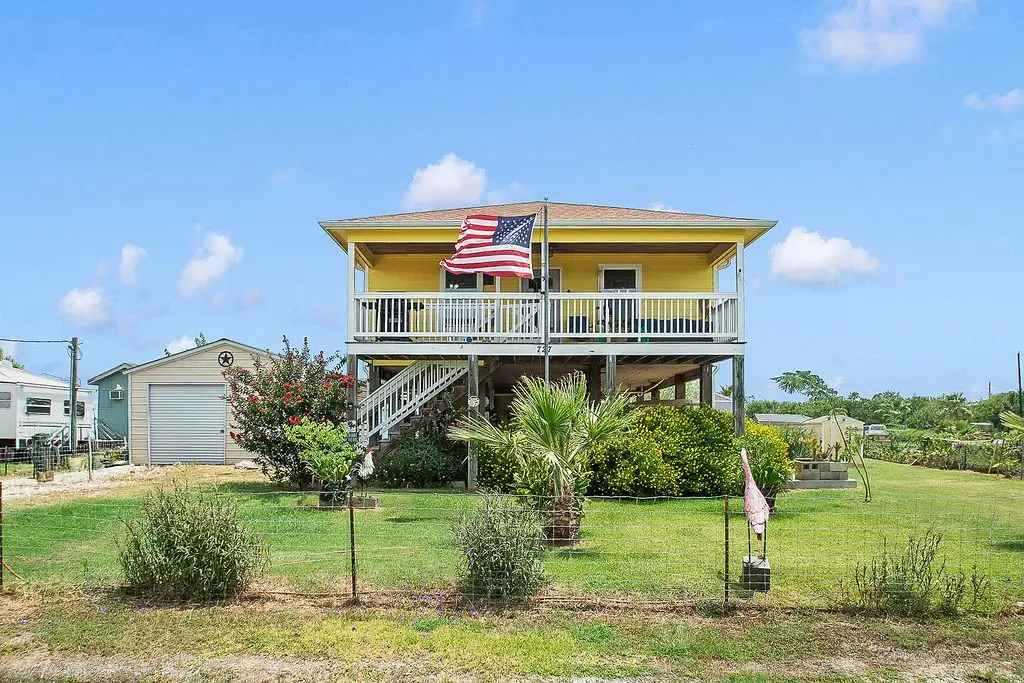 727 18th Street, Dickinson, TX 77539 - #1