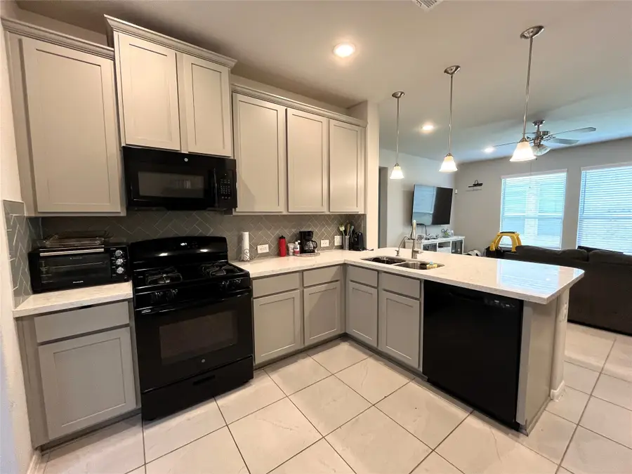 6323 Lemon Balm Lane, Crosby, TX 77532 - Image #2