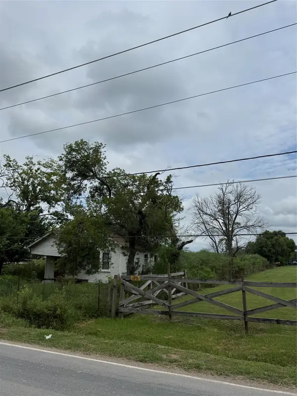 4905 Fuqua Street, Houston, TX 77048