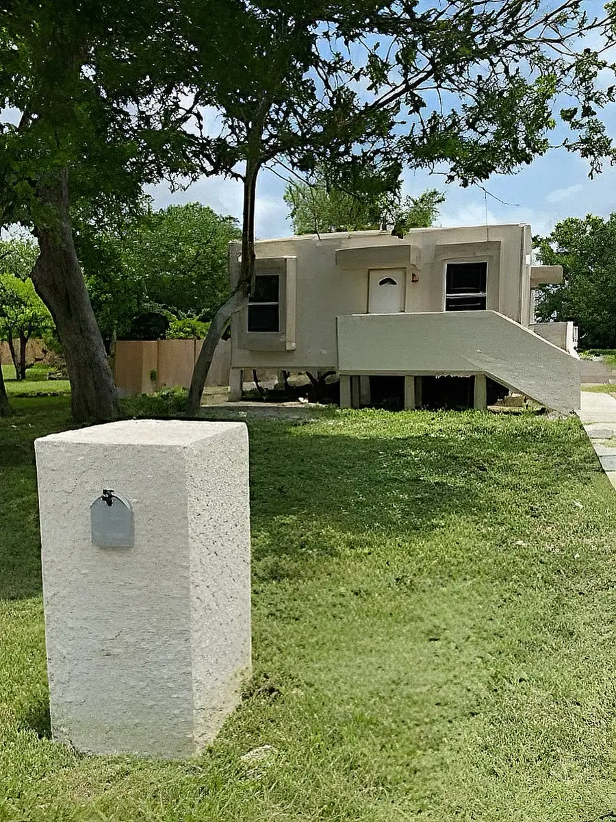 6709 Jensen Street, Hitchcock, TX 77563 - Image #2
