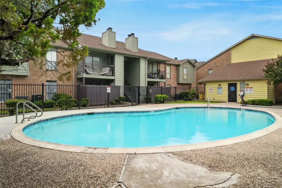 9350 Country Creek Drive #18, Houston, TX 77036 - Image #2