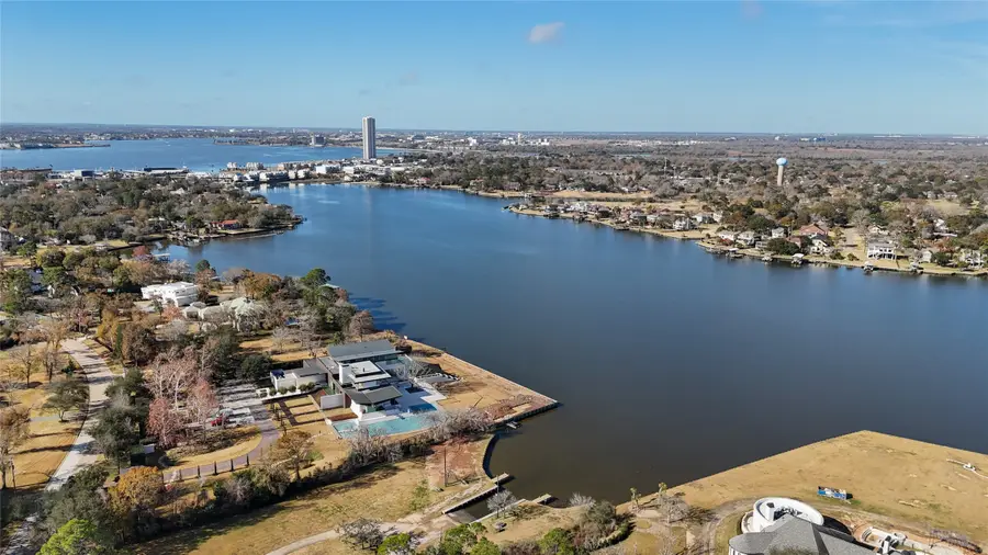 404 Lakeshore Drive, El Lago, TX 77586-6036 - #2