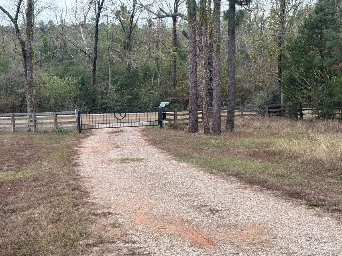 3901 E Fm 942, Livingston, TX 77351 - Image #1