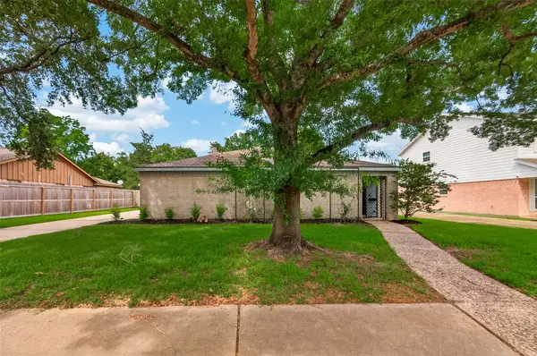 15539 Torry Pines Road, Houston, TX 77062