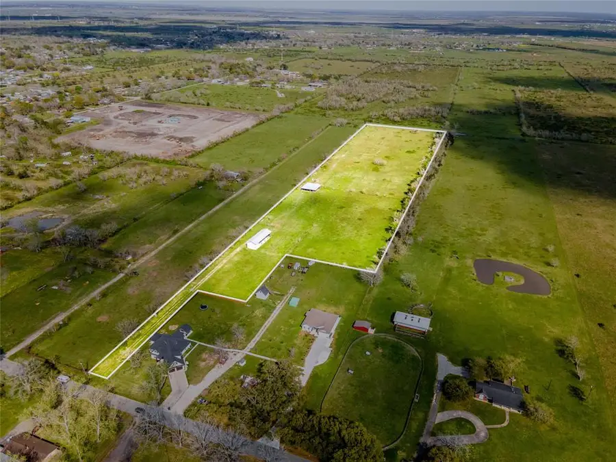 2313 N Shanks Road, Angleton, TX 77566 - Image #3