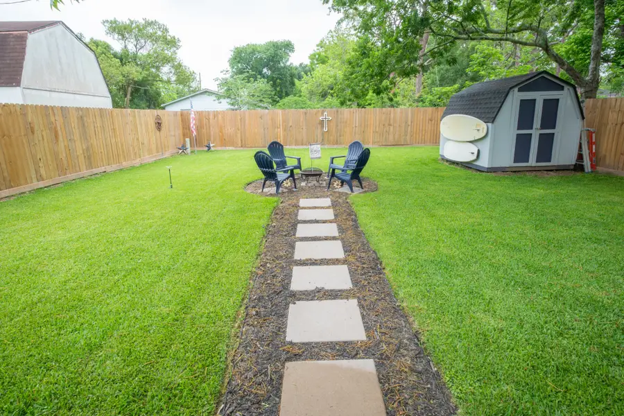 846 S Anderson Street, Angleton, TX 77515 - #3