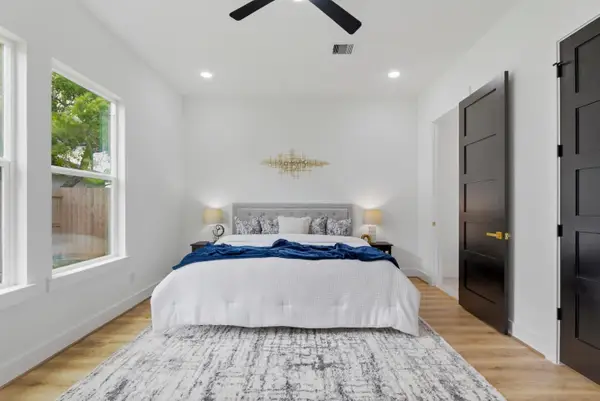 11625 N D Street, La Porte, TX 77571