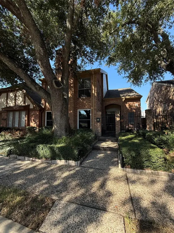 10005 Kemp Forest Drive, Houston, TX 77080