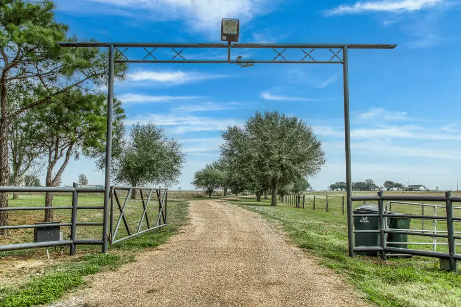 16450 Mathis Road, Waller, TX 77484 - Image #2