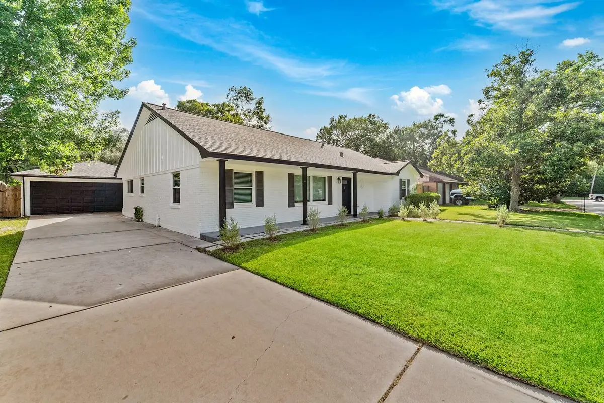 1206 Timber Lane, Friendswood, TX 77546 - Image #1