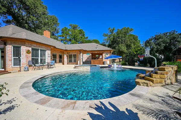 75 April Wind Drive S, Conroe, TX 77356