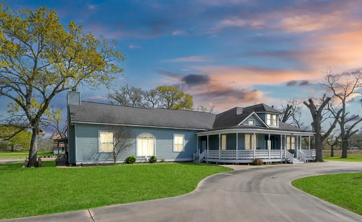 7018 Railroad Street, Wallis, TX 77485 - Image #1