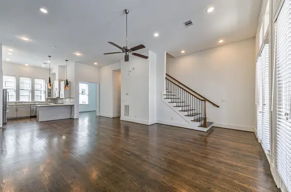 2715 Cohn Garden, Houston, TX 77007