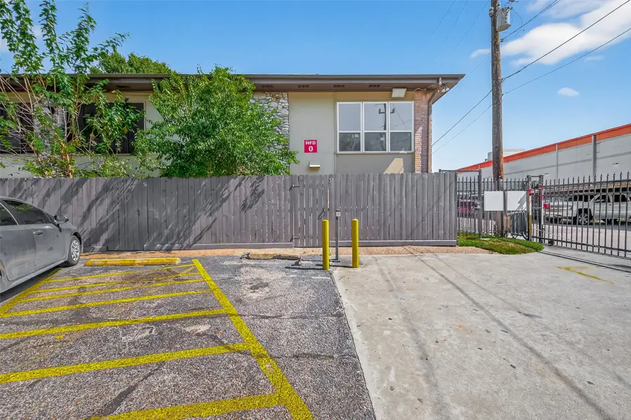 7047 Bissonnet Street #54, Houston, TX 77074 - Image #3