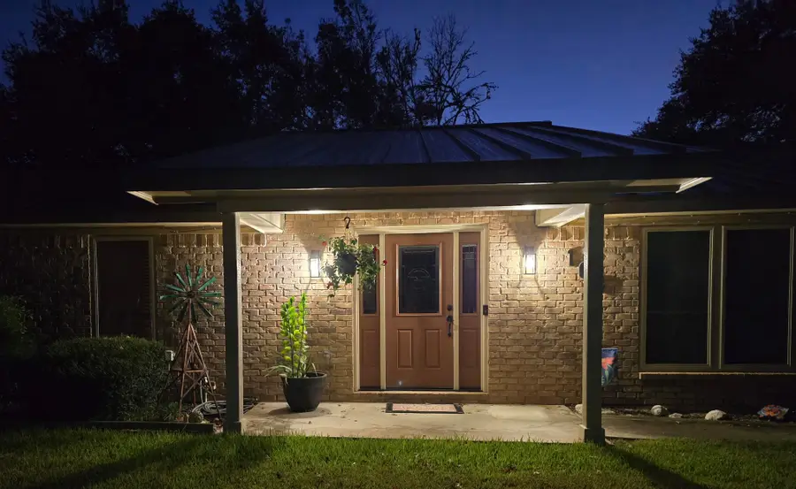 104 Mraz Street, Yoakum, TX 77995 - Image #2