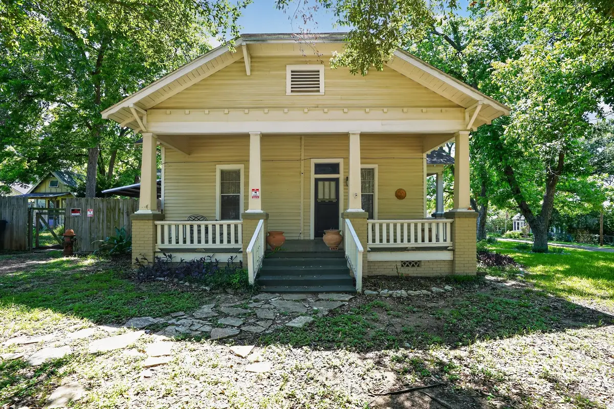 106 E Valverde Street, Brenham, TX 77833 - #1