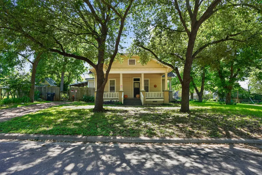 106 E Valverde Street, Brenham, TX 77833 - #2