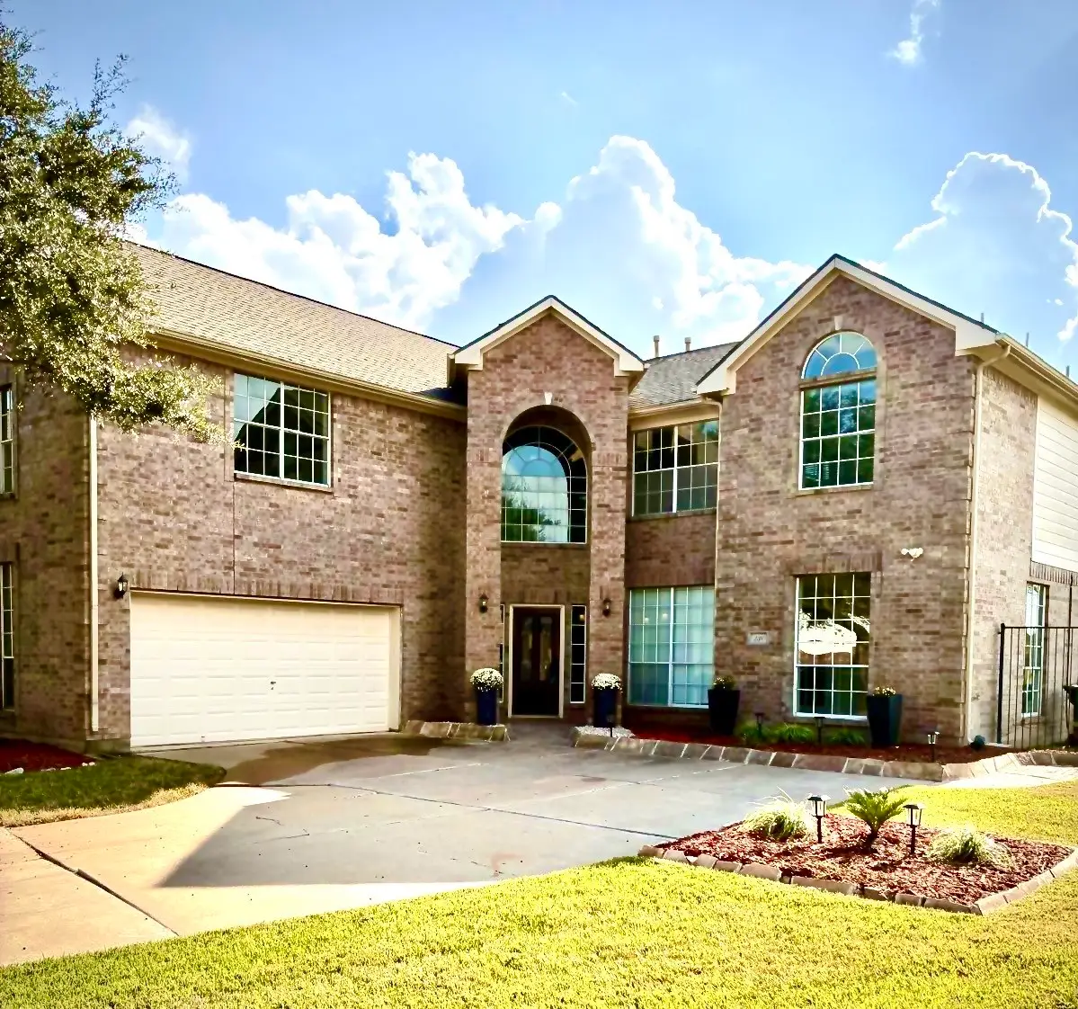 230 Walnut Cove Lane, Pearland, TX 77584 - Image #1