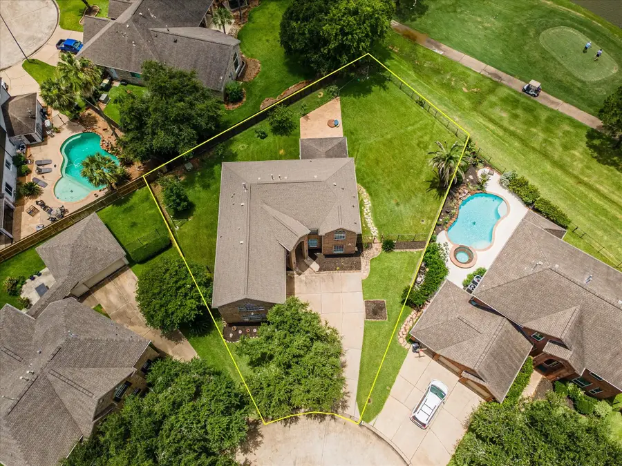 230 Walnut Cove Lane, Pearland, TX 77584 - Image #2