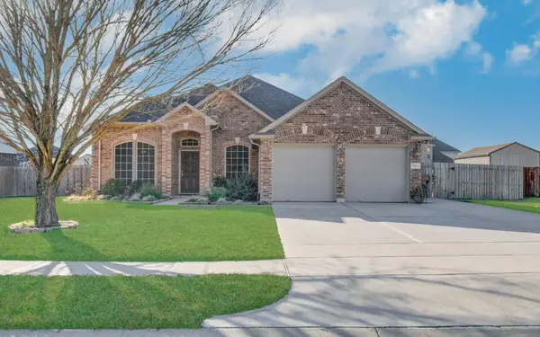 9519 White Landing, Mont Belvieu, TX 77523