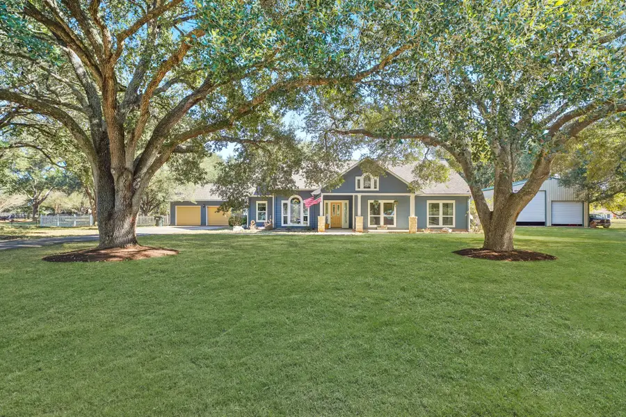 414 Brazos Hill Lane, Sealy, TX 77474 - Image #2