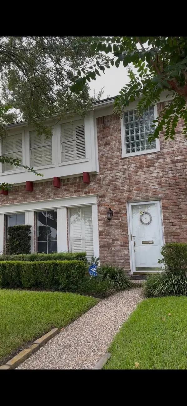 10149 Kemp Forest Drive, Houston, TX 77080