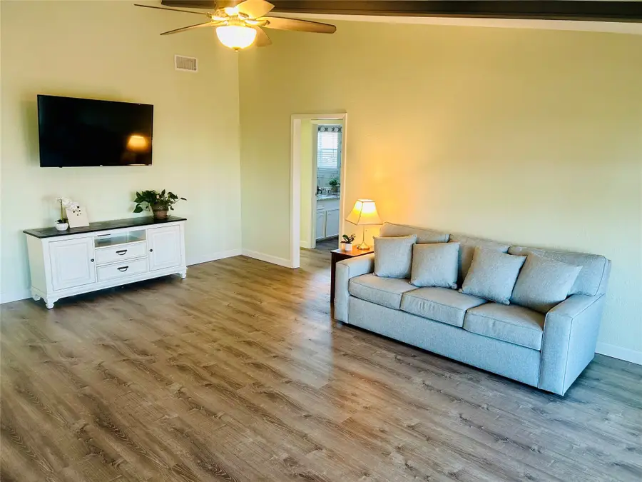 794 Marlin Street, Bayou Vista, TX 77563 - Image #3