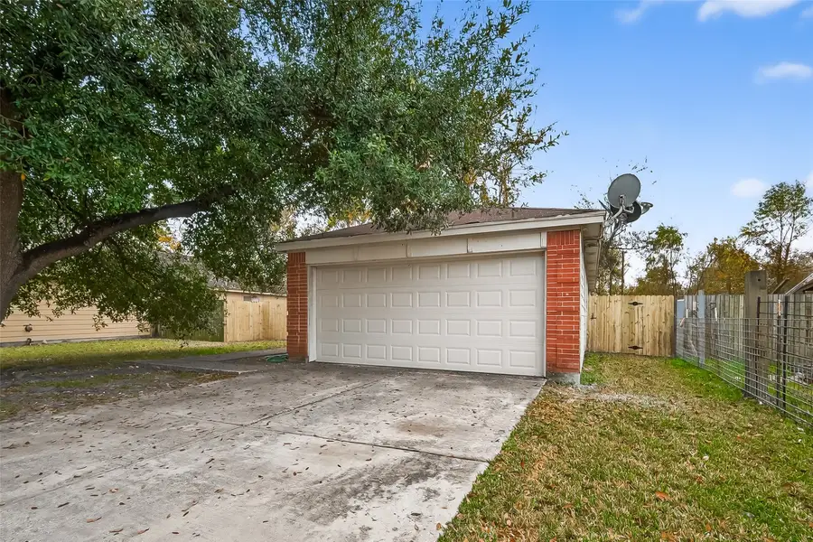 16022 Old River Road, Channelview, TX 77530 - Image #3