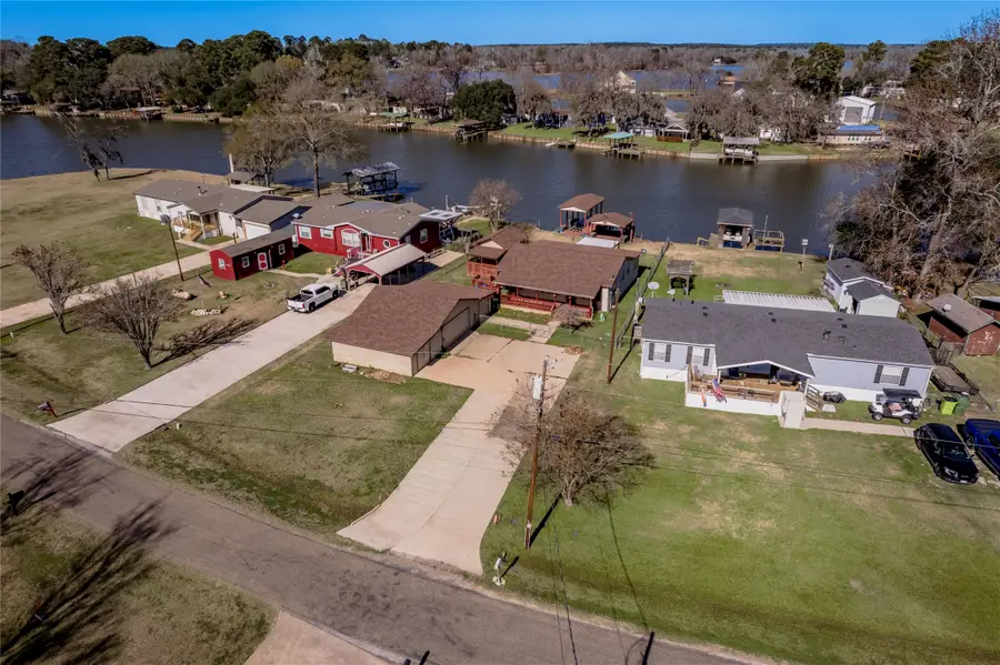 53 Lake View Drive, Huntsville, TX 77320 - Image #2