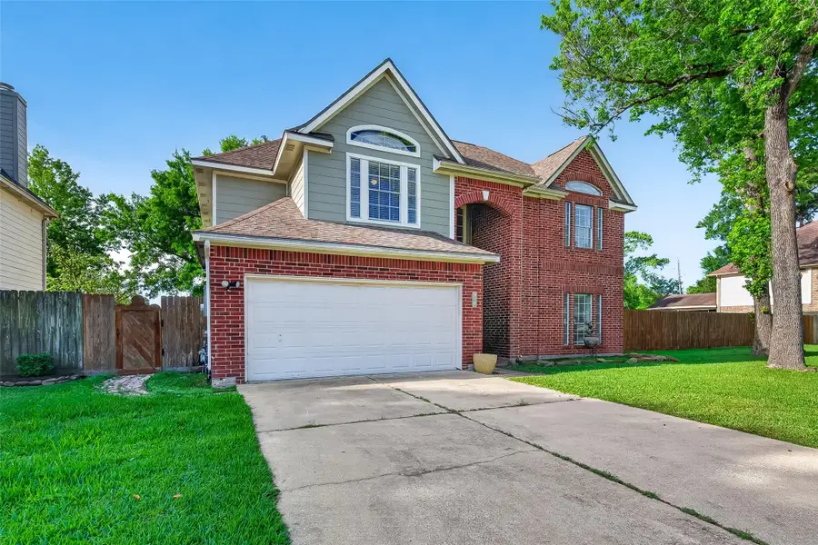 915 Highland Woods Drive, Highlands, TX 77562 - #2