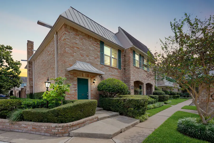 2236 S Piney Point Road #101, Houston, TX 77063 - Image #2