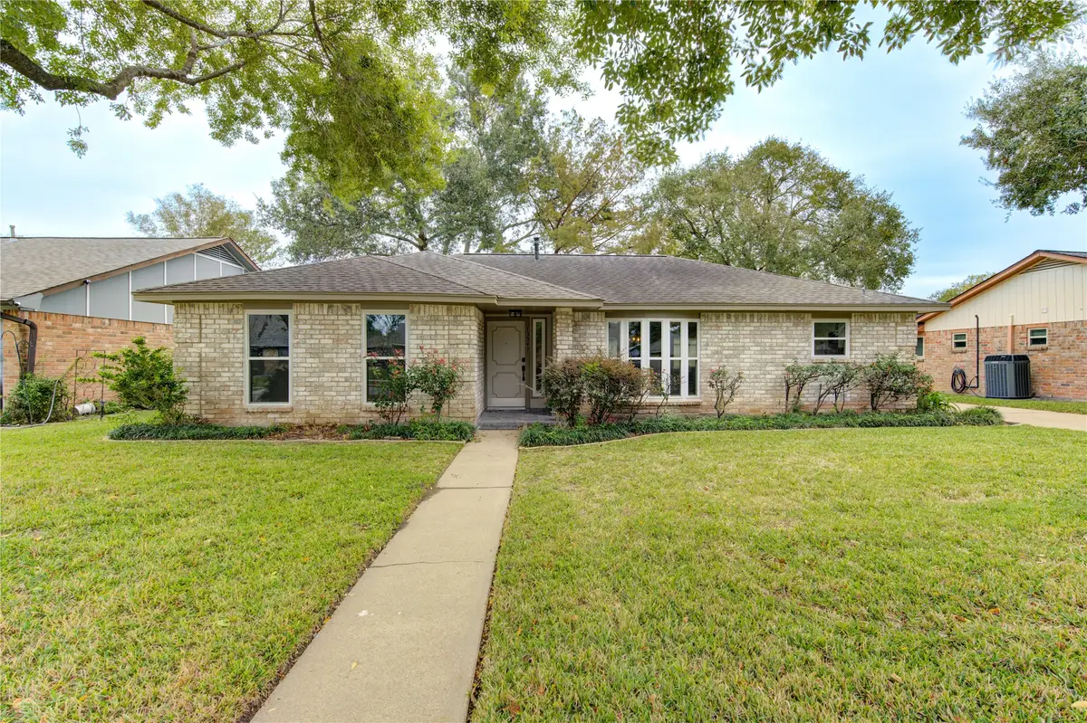 13547 Brook Hollow Drive, Sugar Land, TX 77498 - Image #1