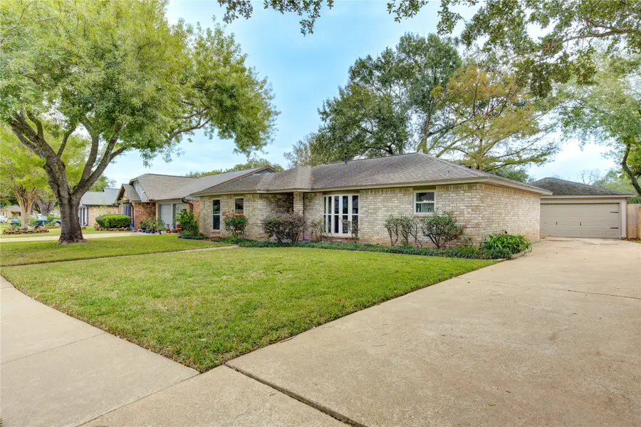 13547 Brook Hollow Drive, Sugar Land, TX 77498 - Image #2