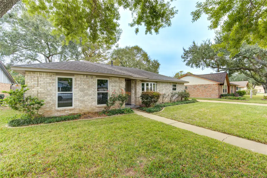 13547 Brook Hollow Drive, Sugar Land, TX 77498 - Image #3