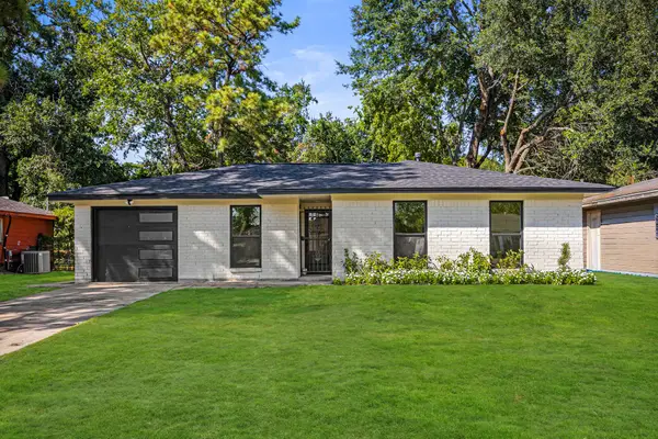 1230 W Donovan Street, Houston, TX 77091