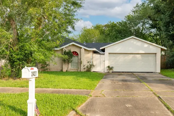 2427 Fairgreen Drive, Missouri City, TX 77489