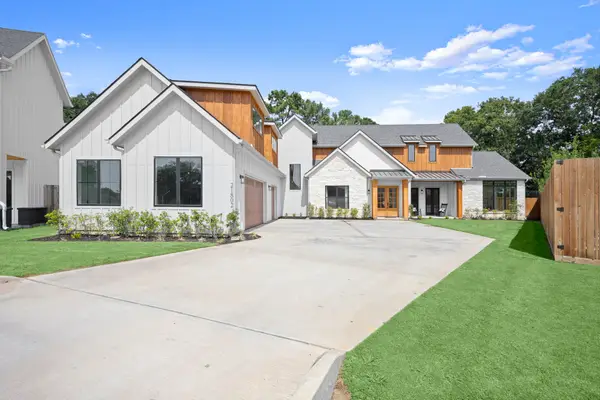 21802 White Oak View Drive, Tomball, TX 77375