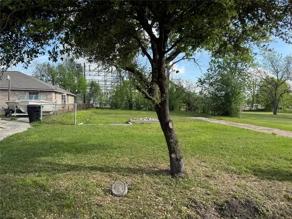 7825 Pardee Street, Houston, TX 77028
