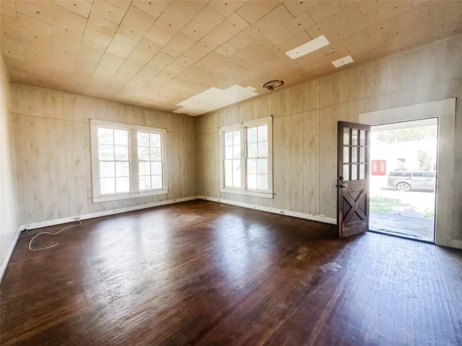 208 8th Street, Glidden, TX 78943 - Image #3