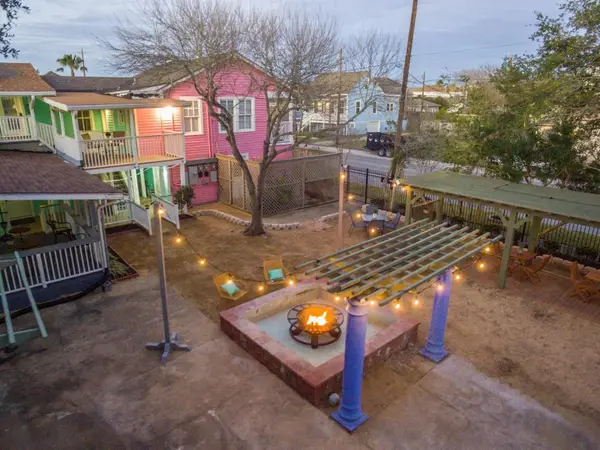 1515 19th Street, Galveston, TX 77550