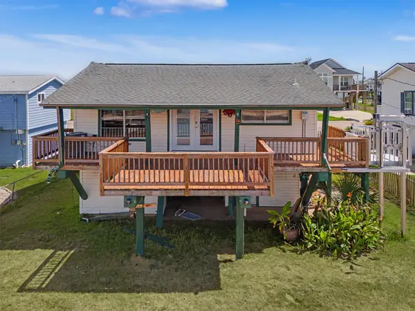 16646 Jolly Roger Road, Jamaica Beach, TX 77554