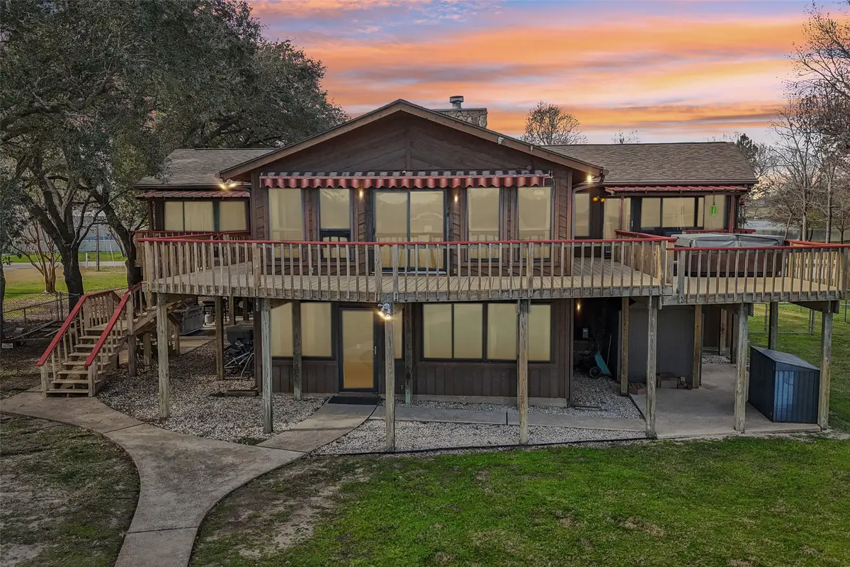 94 Lake View Drive, Huntsville, TX 77320 - Image #1