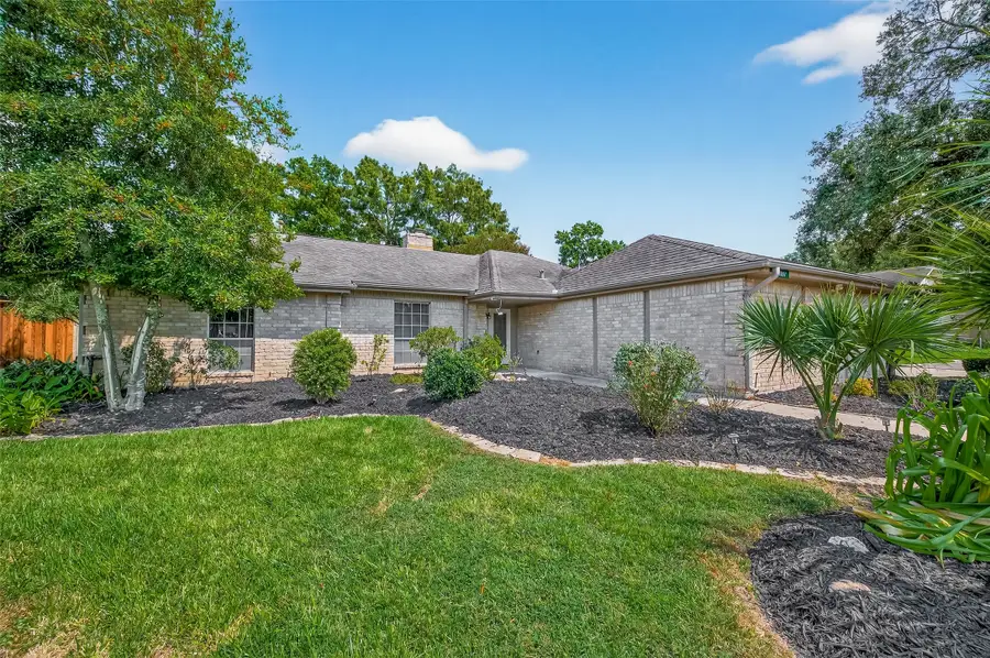 1002 Parkstead Drive, Seabrook, TX 77586 - Image #2